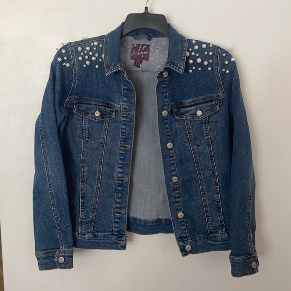Customized “Just Married” Bride’s Denim Jacket - Picture 2 of 6